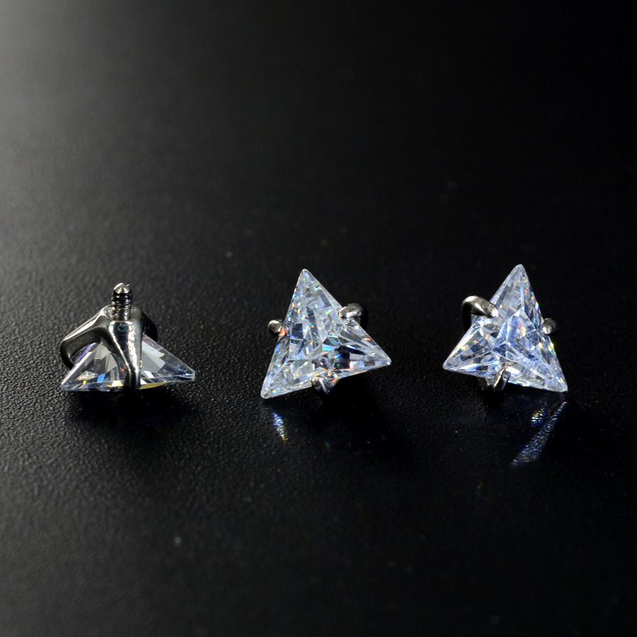 ASTM F136 Titanium CZ Triangle Prong Labret Stud | 3-6mm - Image 3