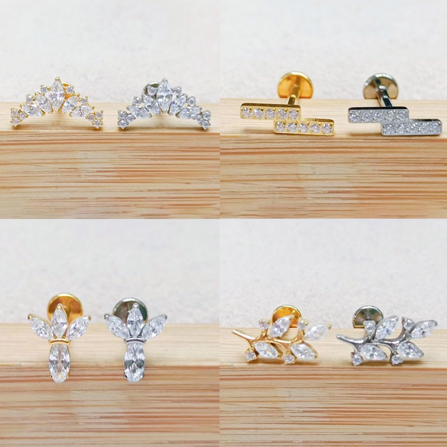Titanium Flower Chain Labret Stud