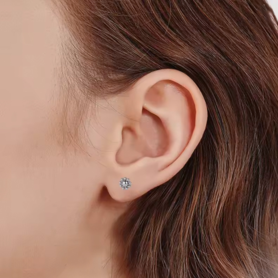 ASTM F136 Titanium Sun Flower Internally Threaded Labret Stud - Image 4