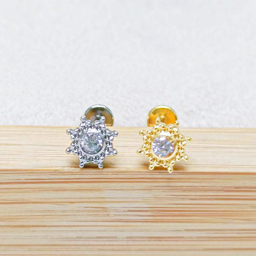 G23 Titanium CZ Star Flower Internally Threaded Labret Stud - Image 3