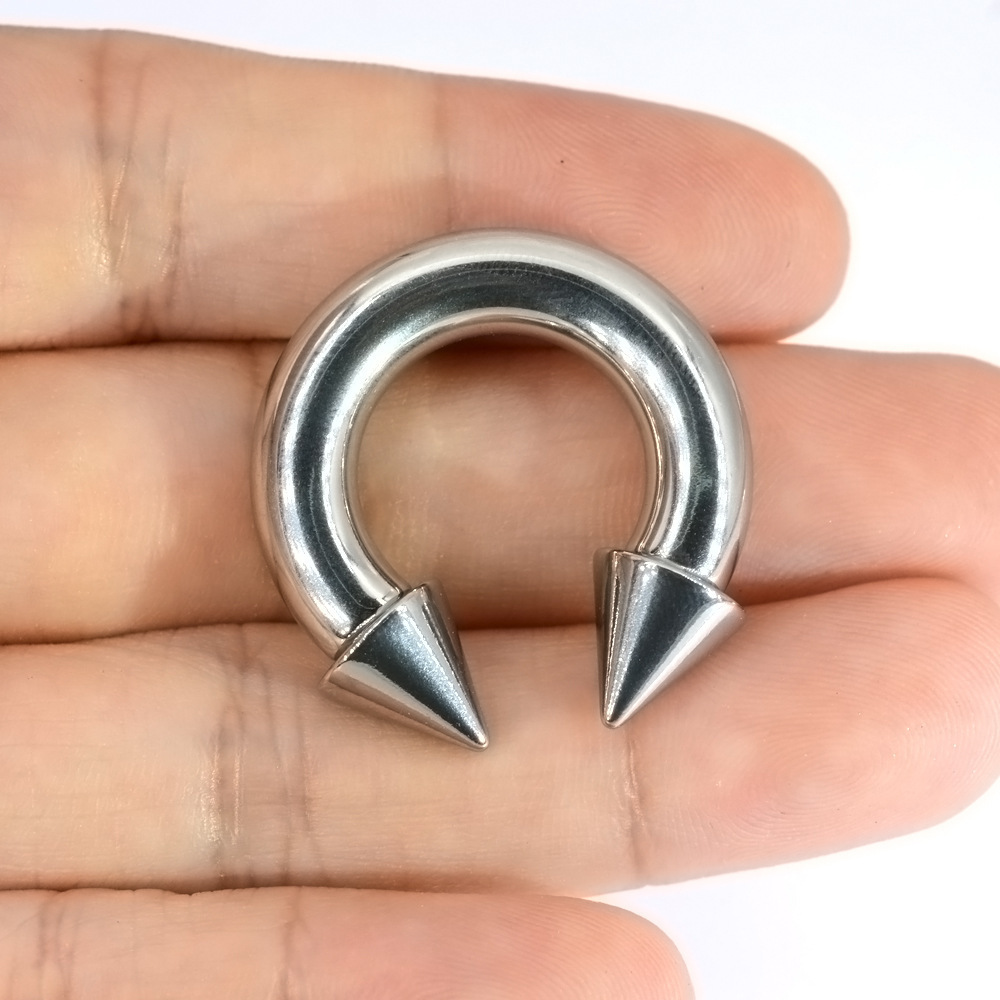 ASTM F136 Titanium Spike Horseshoe Earring - Image 4