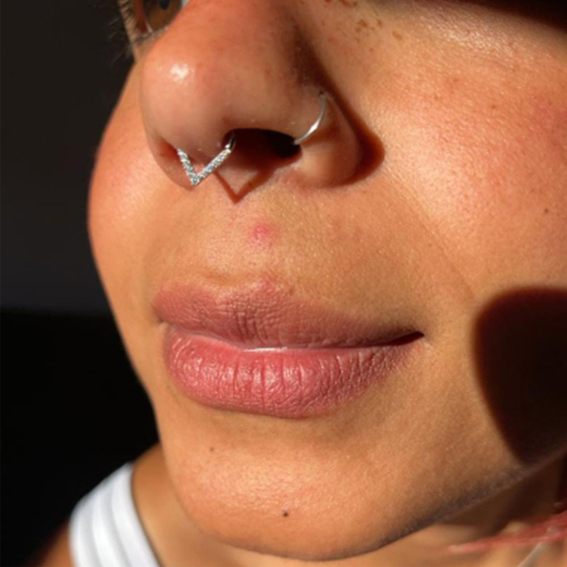 G23 Titanium CZ Heart Teardrop Nose Ring | 8/10mm - Image 4
